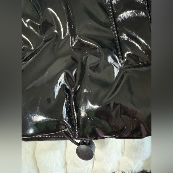NWT PRETTYLITTLETHING Women's Black Vinyl Bubble Puffer Jacket-6 UK 2 US - Picture 7 of 8